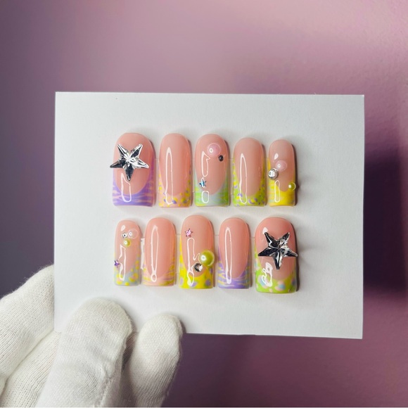 Y2K TIPS ๐ญ press on nails - Picture 3 of 5